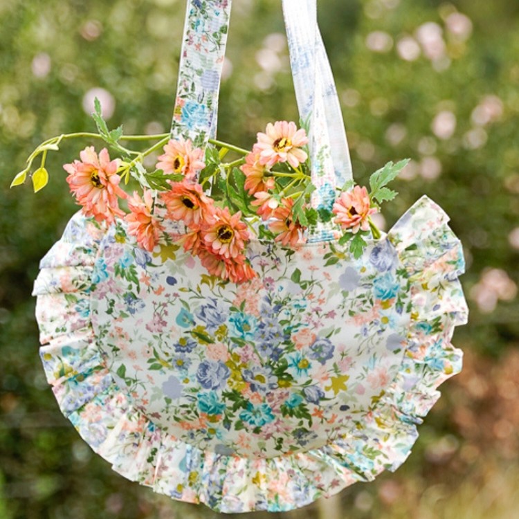 Liberty Tana Lawn Bridgerton Ruffle Circle Bag Kit in White
